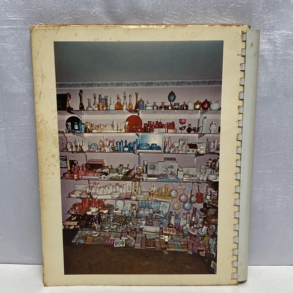 Bud Hastin's Avon Bottle Encyclopedia 1972 edition from 1886 to‎ 1972 - Picture 5 of 7